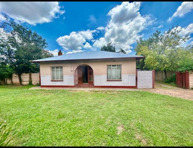 2 BEDROOM HOUSE FOR SALE IN VANDERBIJLPARK CW 5